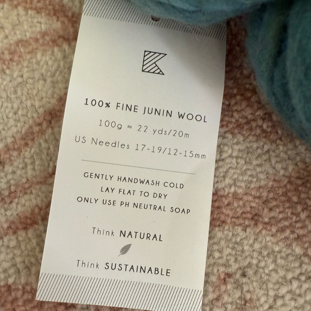 100% Junin Wool Yarn Teal and Turquoise Yarn for Fiber Projects NWT - Picture 4 of 5